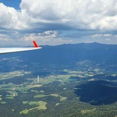 Flugwegposition um 12:03:14: Aufgenommen in der Nähe von Gemeinde Friesach, Österreich in 2115 Meter